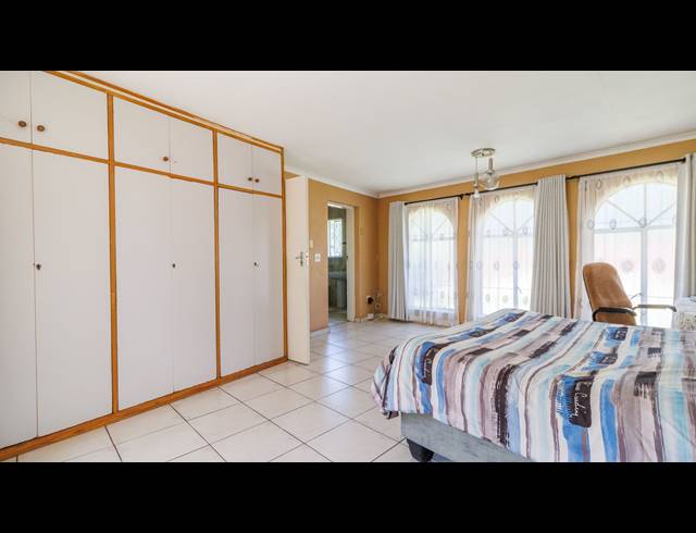 4 BEDROOM FREESTANDING FOR SALE IN MULBARTON
